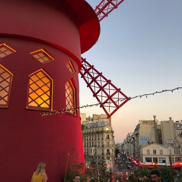 Rooftop sous les ailes du Moulin Rouge 