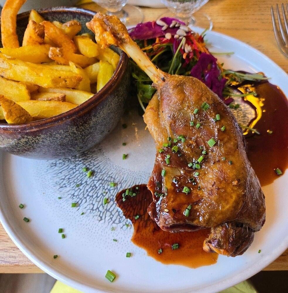 Déjeuner 🍽️ convivial & amical : Restaurant Villa Poulbot