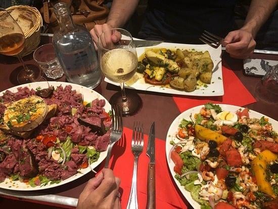 Dîner convivial au Bistrot des carmes