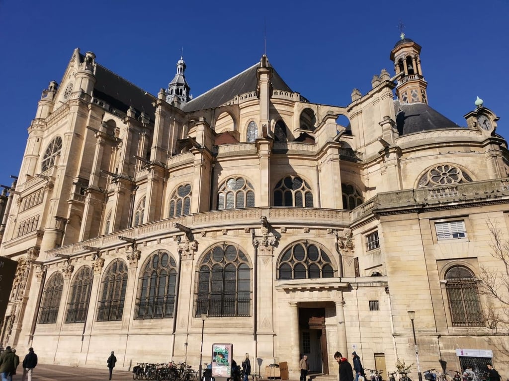 People playing music during the Carnival in Paris 🇫🇷