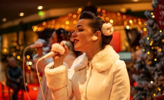 Concert rétro-swing de Noël en plein air 