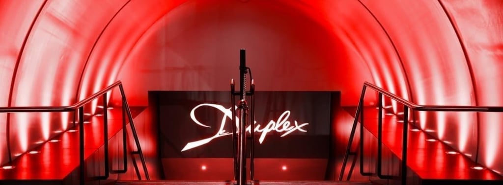 Rendez-vous au Duplex : Une Rencontre Inoubliable