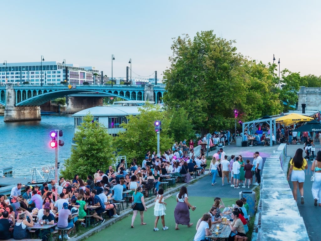 đ¶ Guinguette dâĂ©tĂ© sur la Seine đđș