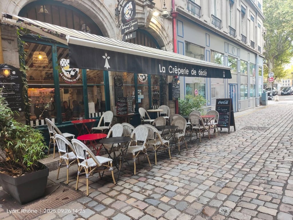 a narrow alley way with a bicycle parked on the side
