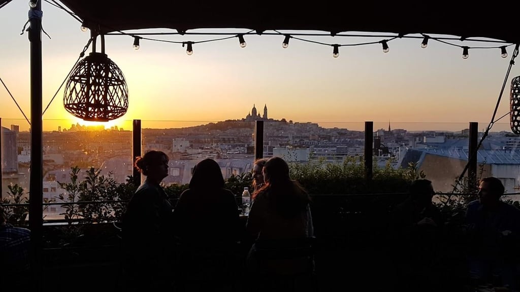 Prendre un verre sur le toit du Generator Hostel