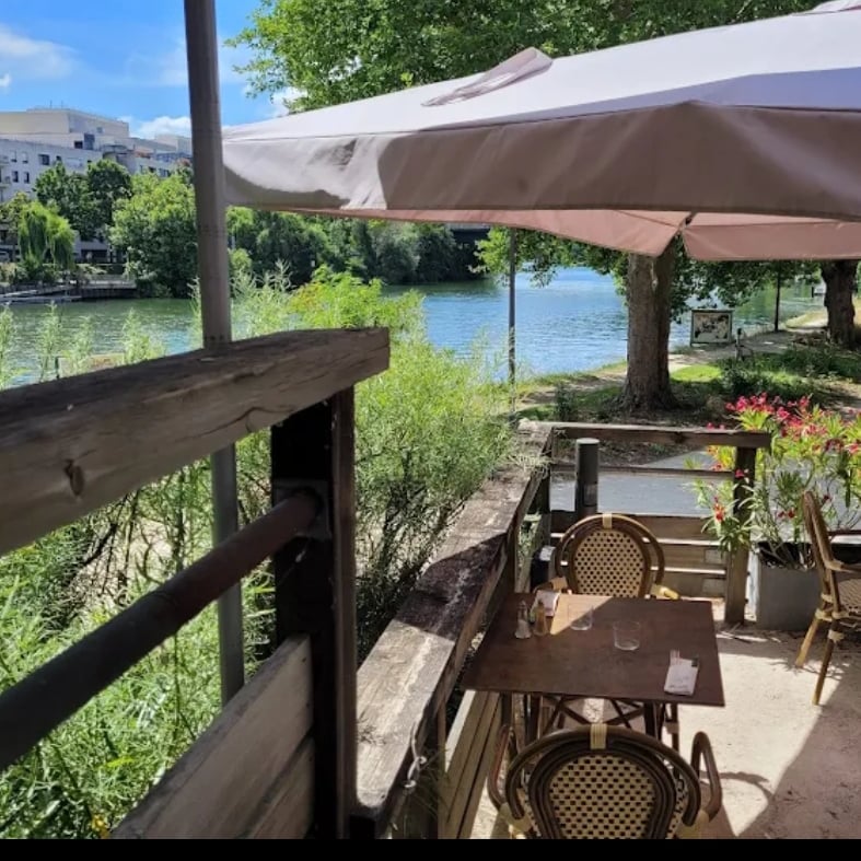 Restaurant au bord de la Seine à Chatou