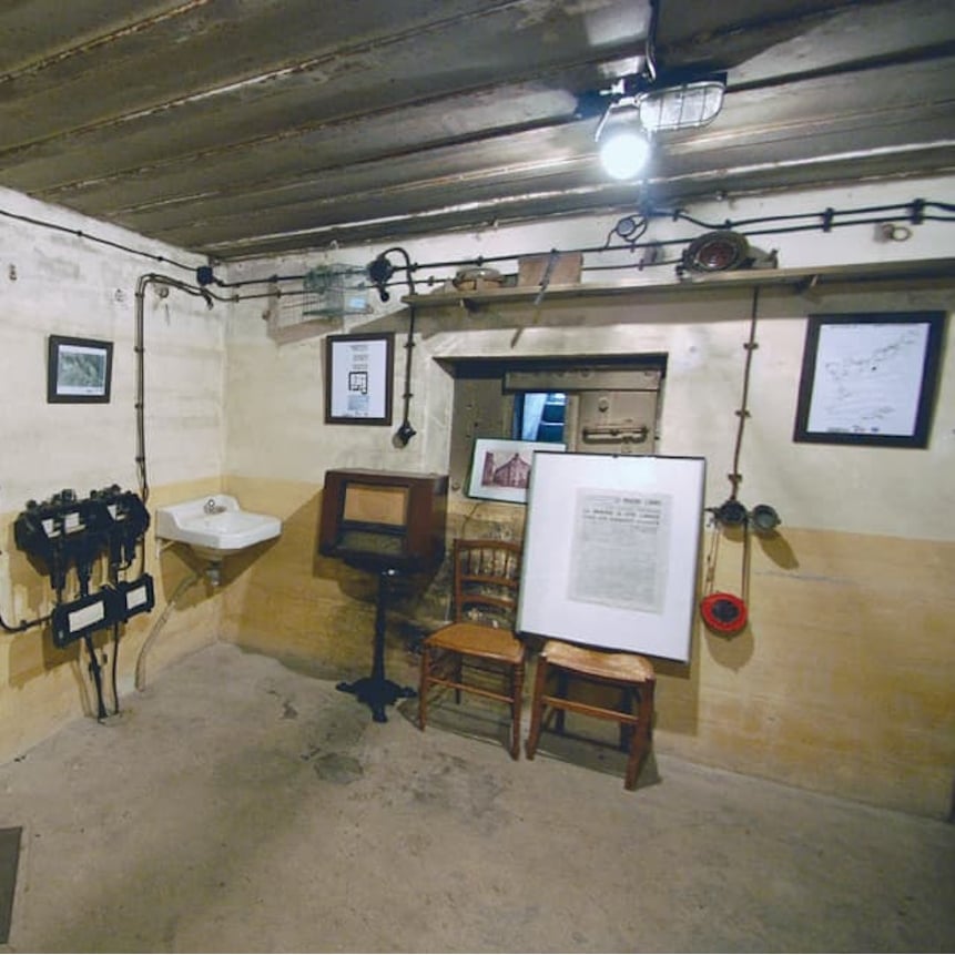 Visite d'un blockhaus de commandement allemand - Le Mans