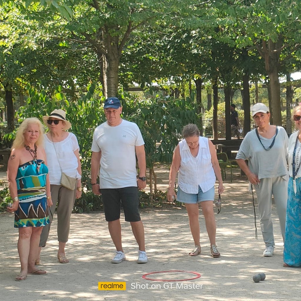 PETANQUE CONVIVIALE AUX TUILERIES