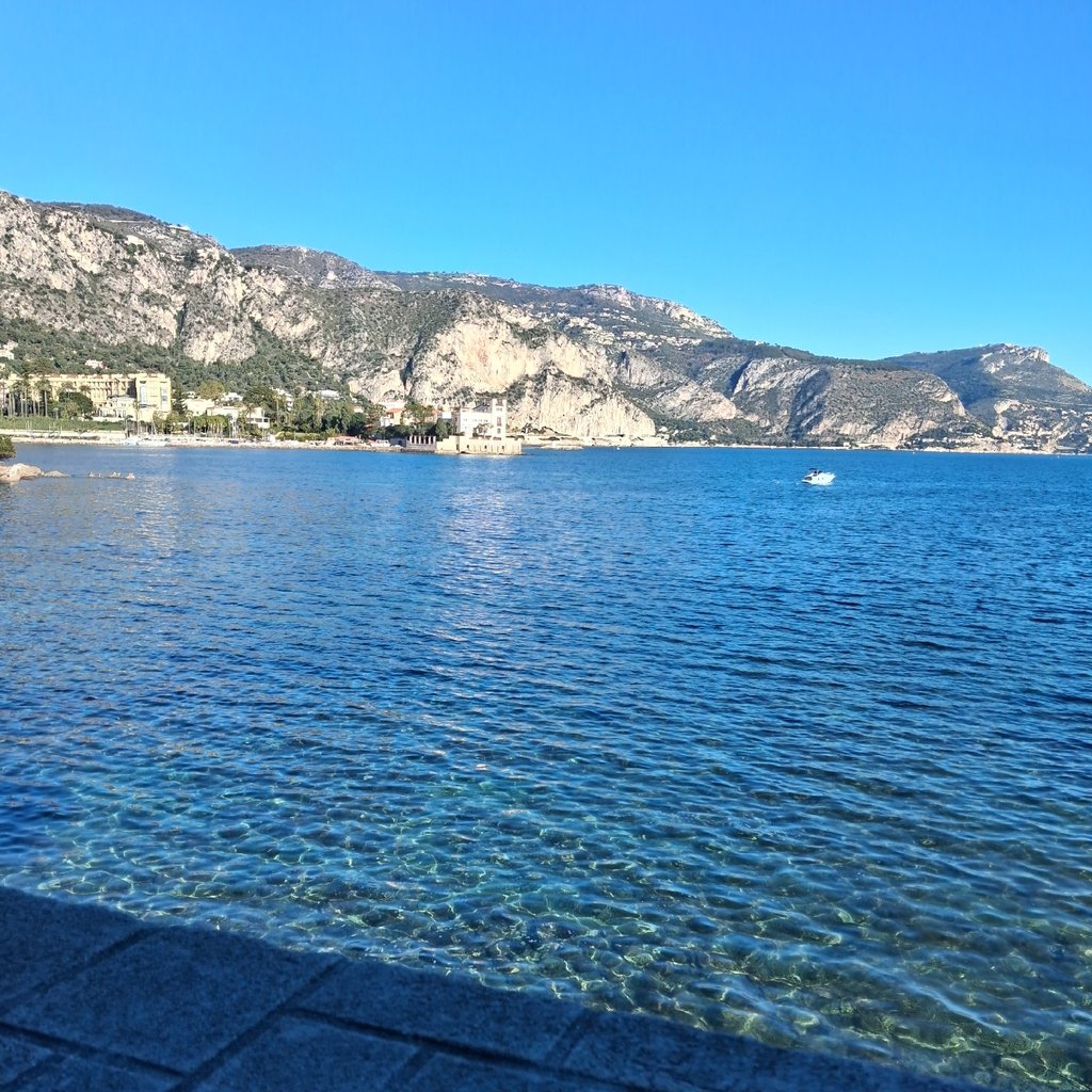 Plage des fourmis 06310