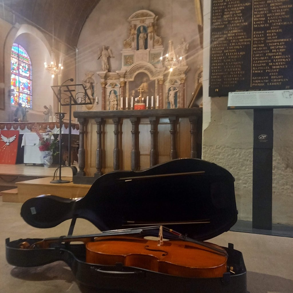 Concert de Noël dans l'église de Savigné l'Évêque (72)