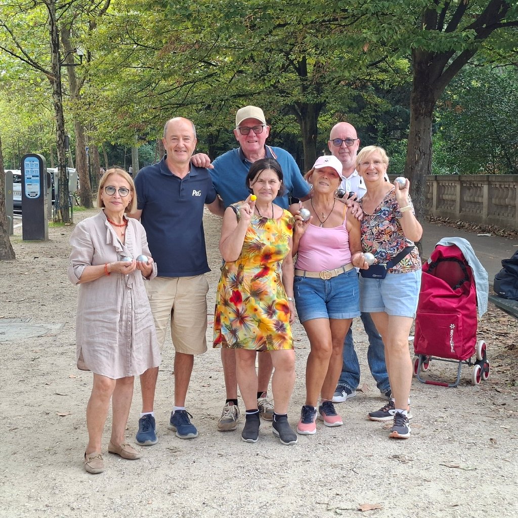 pétanque  ACCOMPAGNÉ  DUN PIQUE-NIQUE lieu   50 Rue  Botzaris