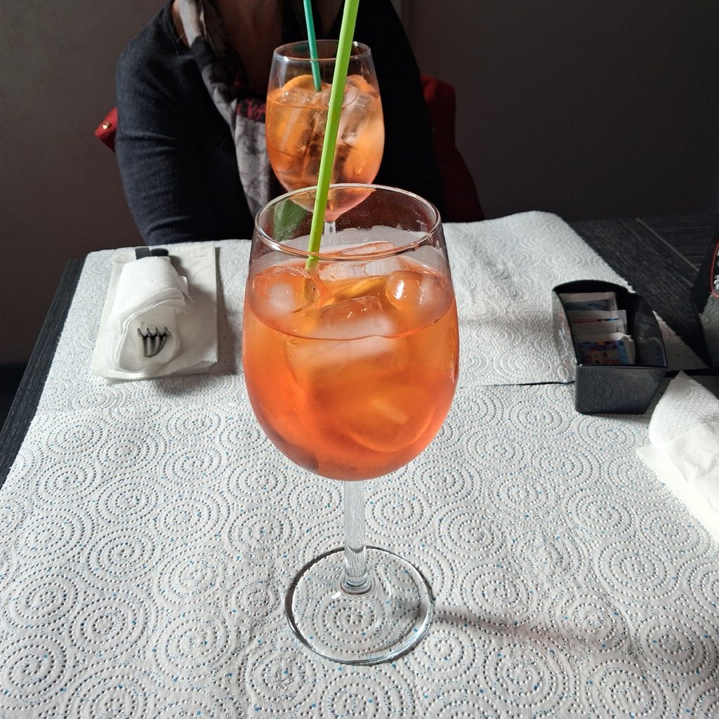 Pot de l'Amitié : Nouveaux et Anciens