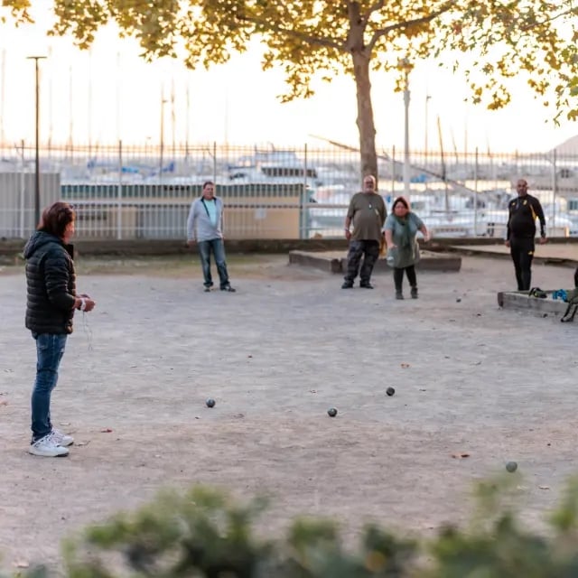 Pétanque et panisses à L'Estaque