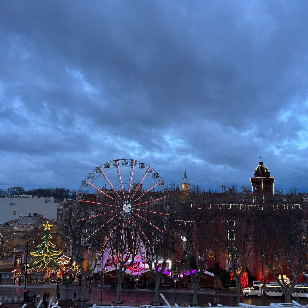 theatre de poche montparnasse. une leçon de histoire par Maxime d aboville