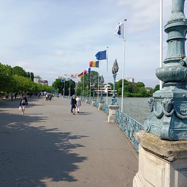 Aux abords du lac : visite guidée d’Enghien-Les-Bains (95)