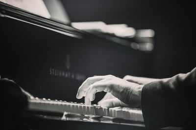 🎼 Piano à 4 mains : une soirée en duo virtuose