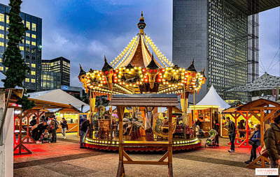 🎄Découvrez l’esprit des fêtes au cœur du quartier d’affaires 