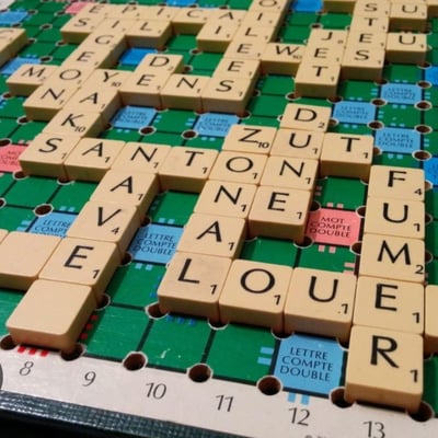 🎲 Jeux de lettres au café l’Estampes !