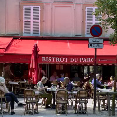 Café conviviale à Neuilly-sur-Seine 