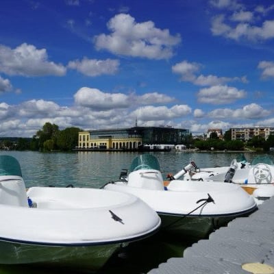 Croisière pour les Colettes en bâteau électrique sur le lac d’Enghien-Les-Bains (95)