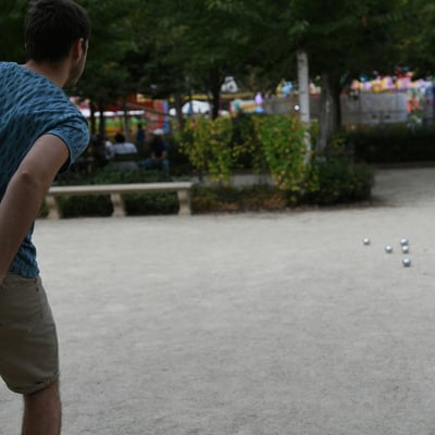 Pétanque Convivial dans jardin des Tuileries