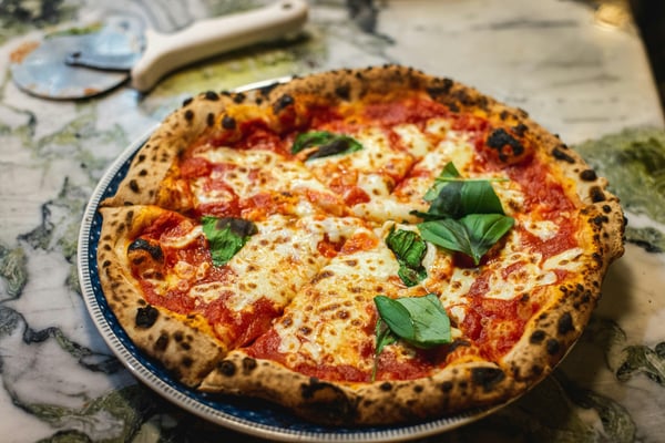 Une bonne pizza chez Pizza Cresci 🍕