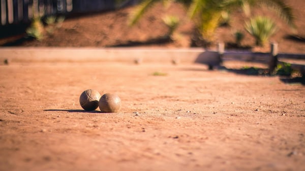 Pétanque au jardin des Tuileries entre membres