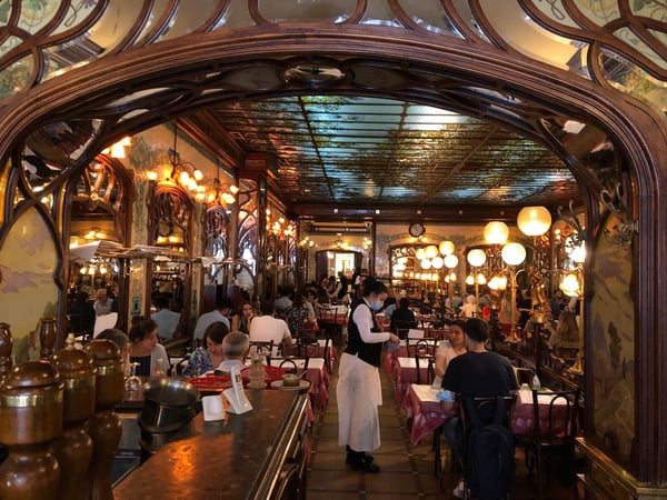 Déjeuner au bouillon chartier