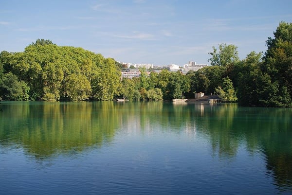 Marcher au parc tête d'or garder la forme