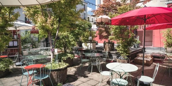 Apéro au Bar à Bulles du Moulin-Rouge !