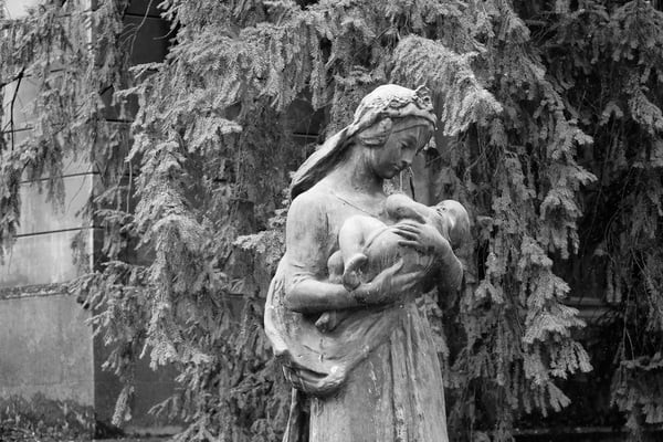 Balade photo "femmes de pierre" au Père Lachaise