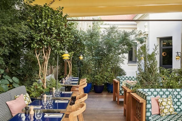 🌿 Verre au jardin secret de l'Hôtel Ballu