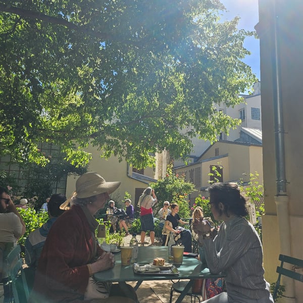 Pause poétique au Salon de Thé du Musée de la Vie Romantique