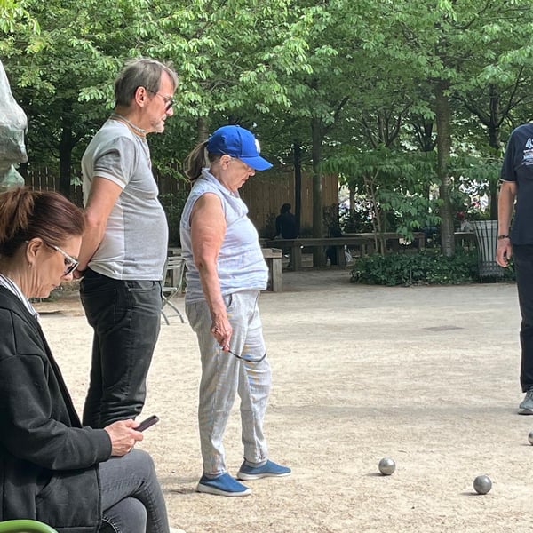 PETANQUE CONVIVIALE AUX TUILERIES 😩