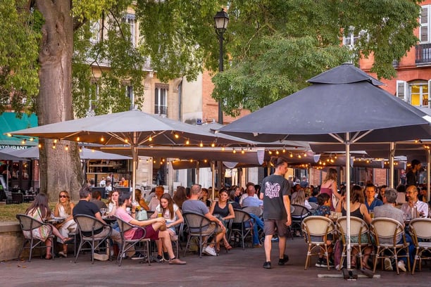 Déjeuner à la brasserie les arcades