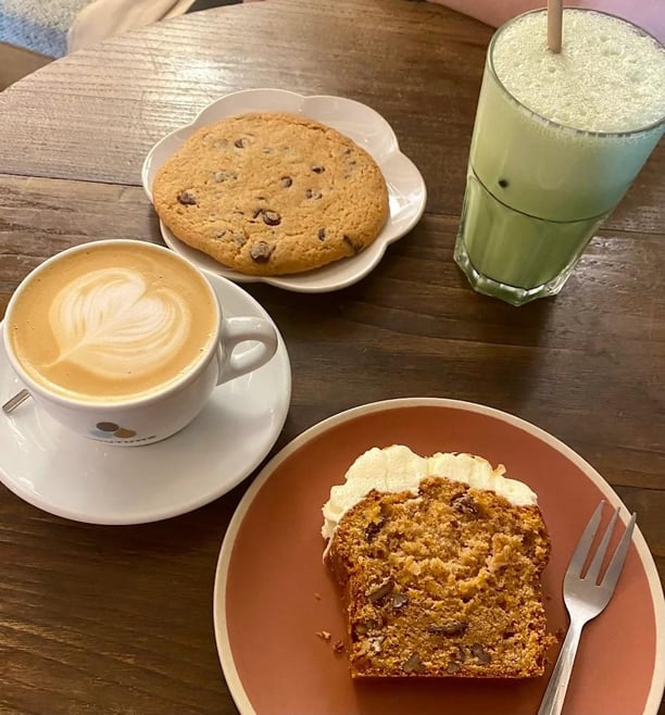 Pause détente au Café Penché