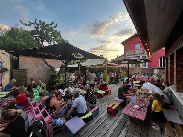 Apéro entre membres au Woodstock Bar — Annecy