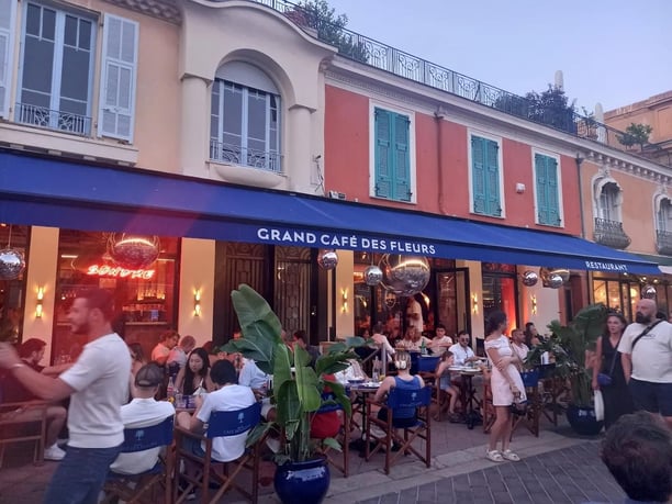 Café au grand café des fleurs