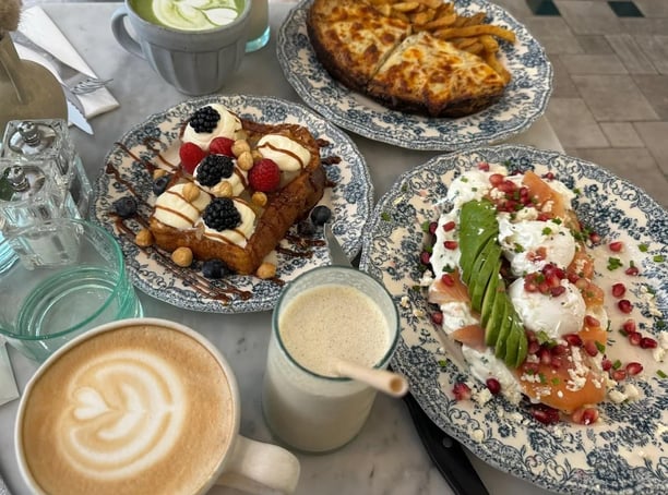 Brunch à La Petite Bleue