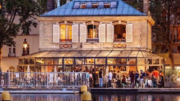 Pause au pavillon des canaux