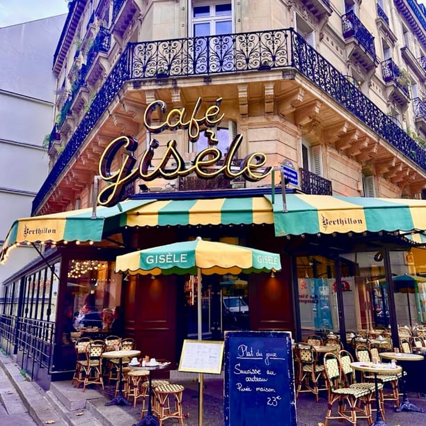 Déjeuner au Café Gisèle