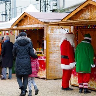 Visite du Marché de Noël solidaire à Enghien-Les-Bains (95880)