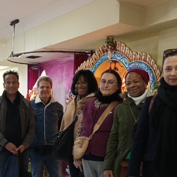 Entre 2 Bâtiments + Repas Convivial