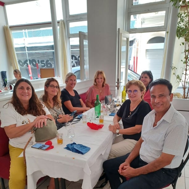 Souhaitez vous  parler , discuter  s 'exprimer : VENEZ ICI