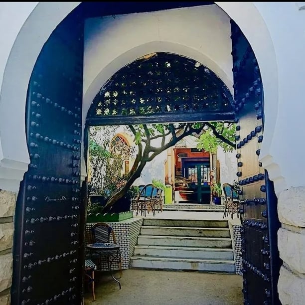 une pause détente orientale Alors prenons un thé a la mosquée de Paris