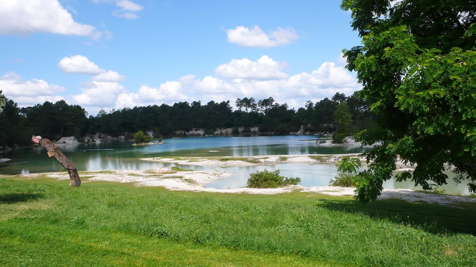 Balade de Léognan du Lac Bleu vers château de Léognan 🌳